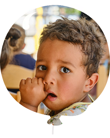1 Enfant en plein jeu