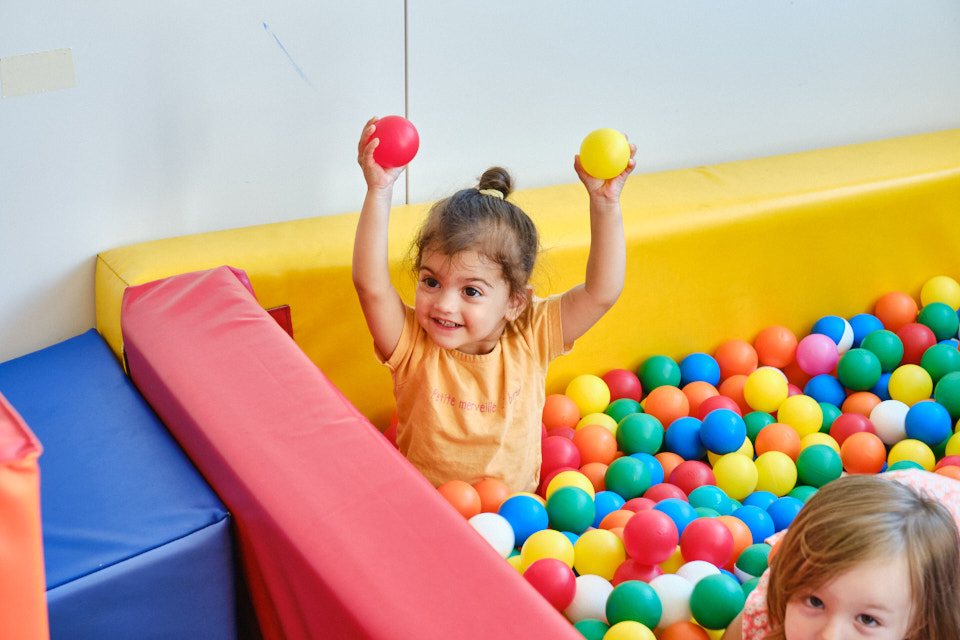 Éducation positive à Dudelange : façonner des enfants confiants à La P’tite Souris Verte !